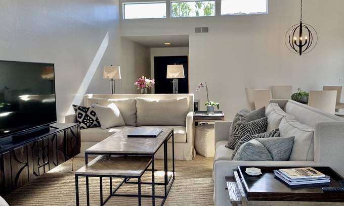 Rancho Mirage House | RANCHO MIRAGE IMPECCABLY-DESIGNED TOWNHOME POOLSIDE/MOUNTAIN VIEWS/TENNIS/GOLF