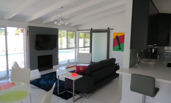 Magnesia Falls Cove House | Rancho Mirage Mid Century Modern Elegance