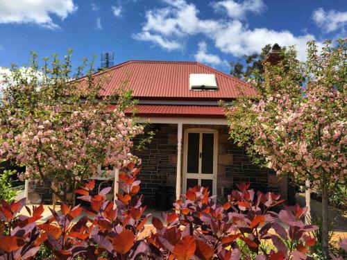 Talunga Bed & Breakfast | Randell Cottage - Adelaide Hills - Cosy Rustic Hideaway