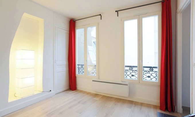 Saint-Thomas-d'Aquin Bed & Breakfast | Rare Apt in the heart of Paris: 10min walk to the Louvre