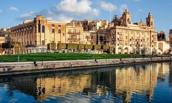 Cospicua Boat Rental | RARE FIND. Charming traditional Maltese 🇲🇹 house right in the ❤️ of the 3 cities