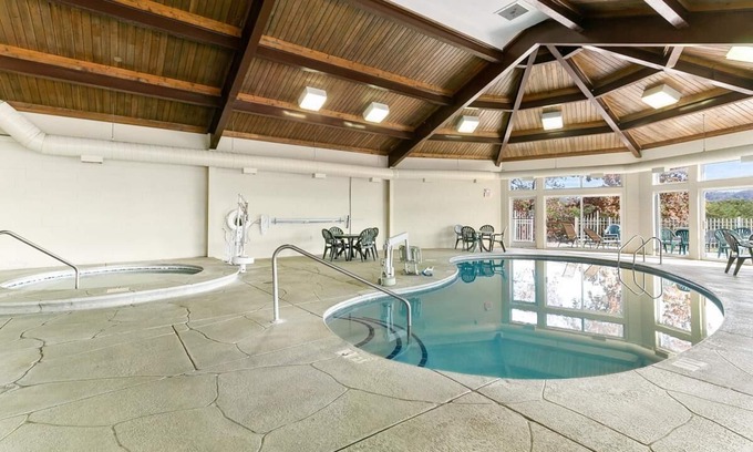 Pigeon Forge Resort | Rare Find! Great Unit Near Attractions