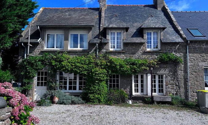 Saint-Coulomb House | Rare pearl with garden facing the sea