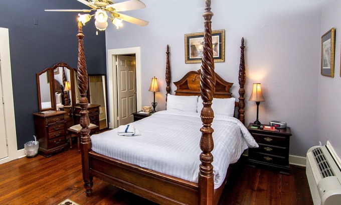 Treme House | Rathbone Mansions - Superior Queen