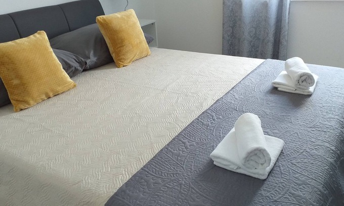 Rava Apartment | Ravart one bedroom apartment with terrace
