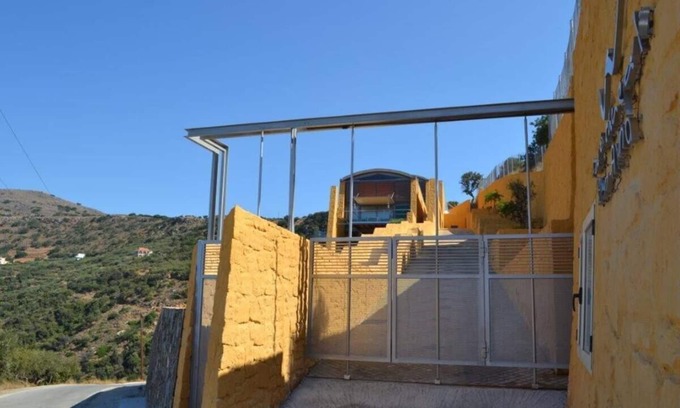 Kolymbari Villa | Ravdoucha Epavlis Eleni Villa with pool
