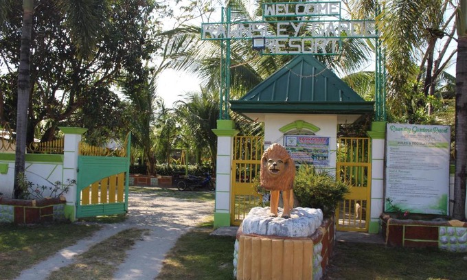 Capas Resort | Rawnsley Gardens Resort