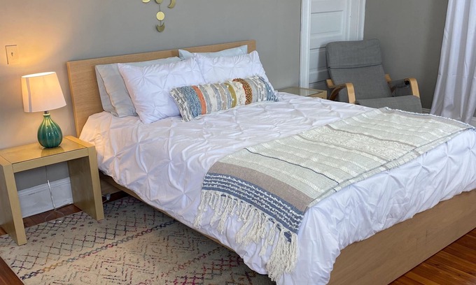 Pikesville Apartment | Recently remodeled comfortable rooms available in quiet neighborhood!