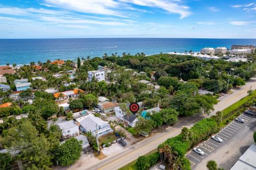 Briny Breezes Apartment | Recently Remodeled + Mins from Beach and Downtown