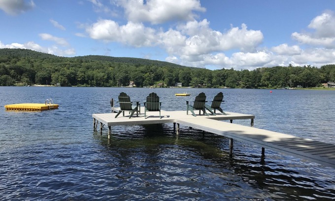 Great Barrington Cabin | Recently Renovated, steps to Lake Buel, close to Great Barrington & Stockbridge