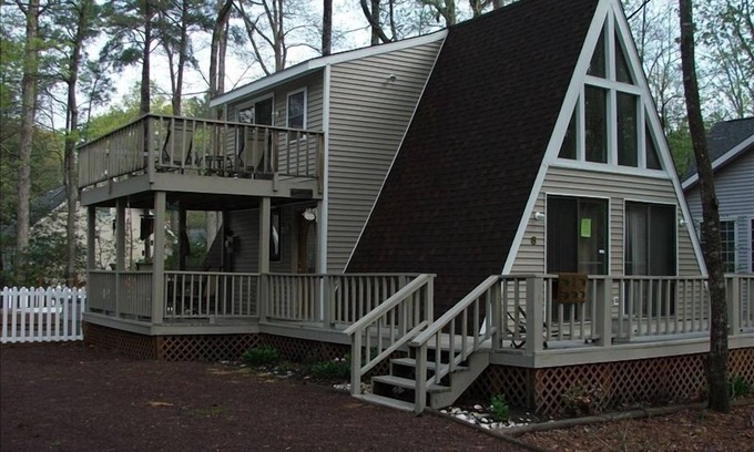 Ocean Pines House | Recovery Room offers a Private Pool and Hot Tub ! Now Available Monthly !