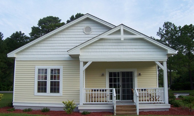 Fairfield Harbour House | Recreation usage included with rental. Just 10 miles to downtown New Bern!