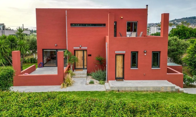 Souda Villa | Red Castle