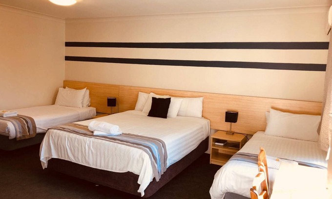 Muswellbrook Hotel | Red Cedar Motel