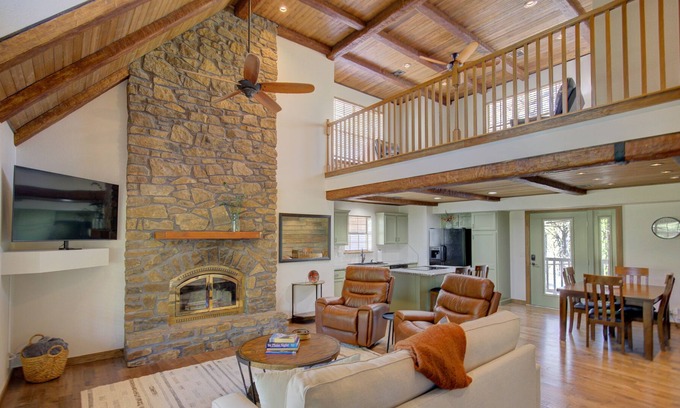 Verdigris House | Red Fox Ridge - Private, Cabin, Large Groups