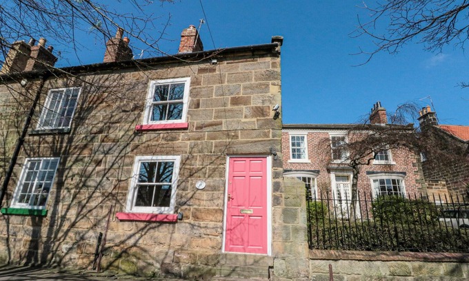 Guisborough Cottage | RED GROUSE COTTAGE, pet friendly, with open fire in Guisborough