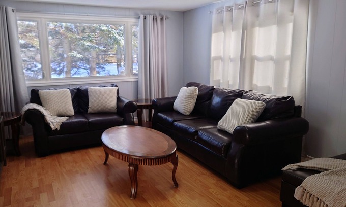 Linkletter House | Red Island Cozy Casa