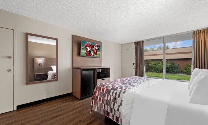 Toddville Road Hotel | Red Roof Inn Charlotte - Airport
