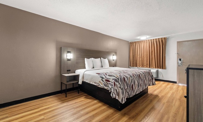 Whitehaven Hotel | Red Roof Inn Memphis - Graceland/Airport
