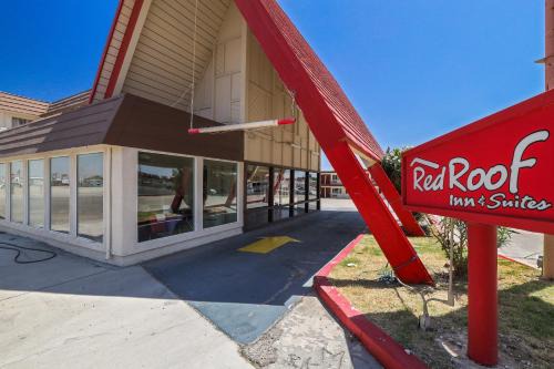 Needles Hotel | Red Roof Inn Needles