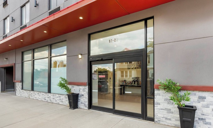 Queens Hotel | Red Roof Inn PLUS+ Jamaica, NY – JFK Airport