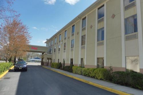 Galloway Hotel | Red Roof Inn & Suites Galloway