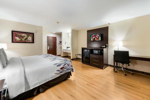 Monee Hotel | Red Roof Inn & Suites Monee