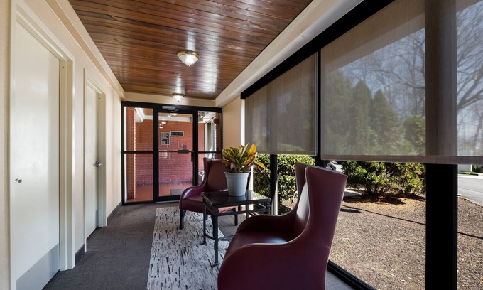 Yorkshire Hotel | Red Roof Inn & Suites Newark - University