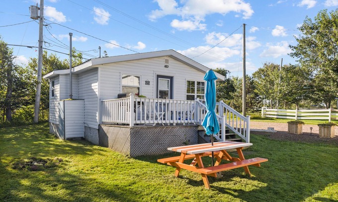 York Cottage | Red Sands, Spacious, 2 BRs, Living Room, Full bathroom & a Patio