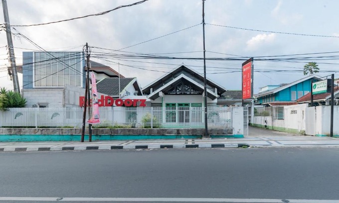 Sukabumi House | RedDoorz @ Jalan R.E. Martadinata Sukabumi