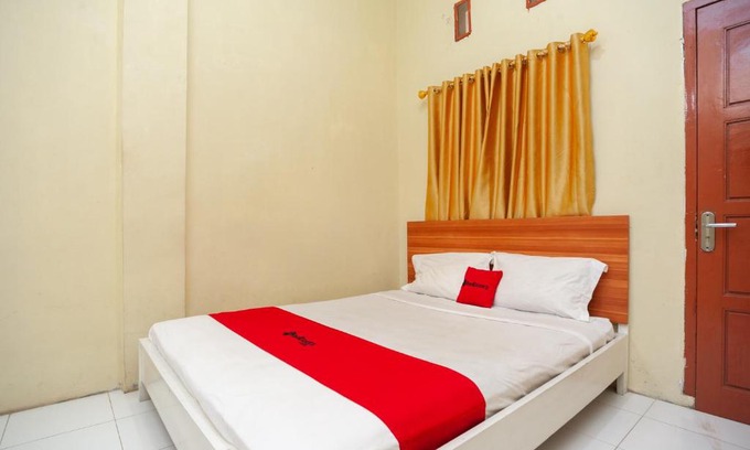 Gedongtataan Hotel | RedDoorz near Universitas Muhammadiyah Pringsewu