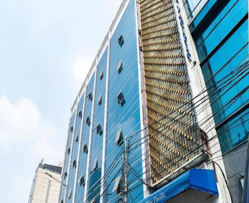 Melawai Hotel | RedDoorz Plus at Blue Pacific Blok M