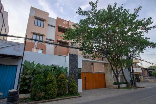 Ciputat House | RedDoorz Plus @ CBD Bintaro