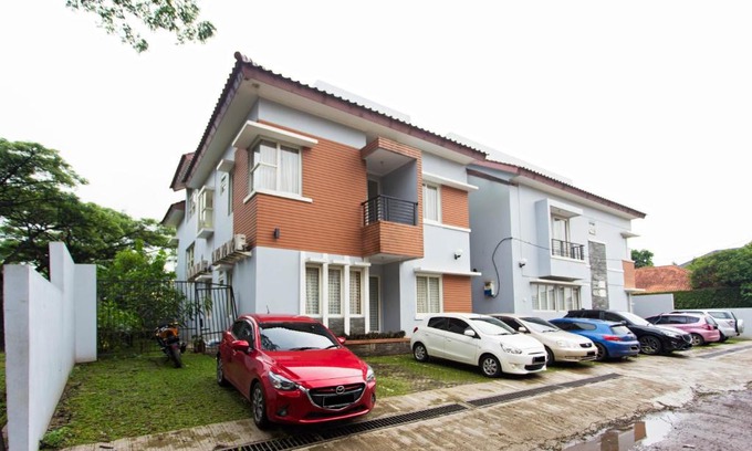 Binong House | RedDoorz Plus near Siloam Karawaci