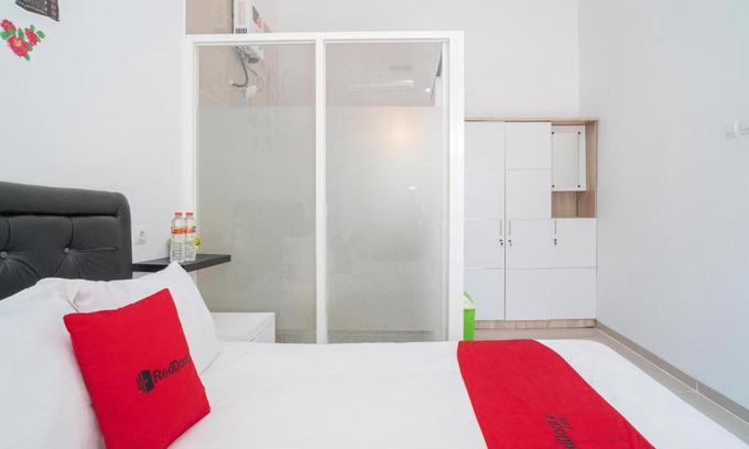 Nganjuk House | RedDoorz Syariah At Winong Nganjuk