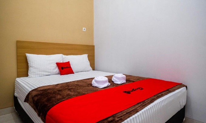 Surakarta Hotel | RedDoorz Syariah near Perempatan Kartasura