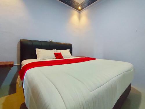 Wates House | RedDoorz Syariah Near Stasiun Wates