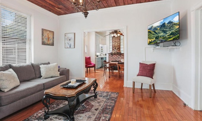 Roseland Terrace Historic District Apartment | Redstick Cottage