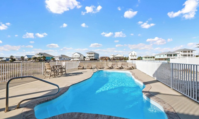 Ono Island House | Reduced Rates! All About That Beach *Pet-Friendly w/Private Pool*