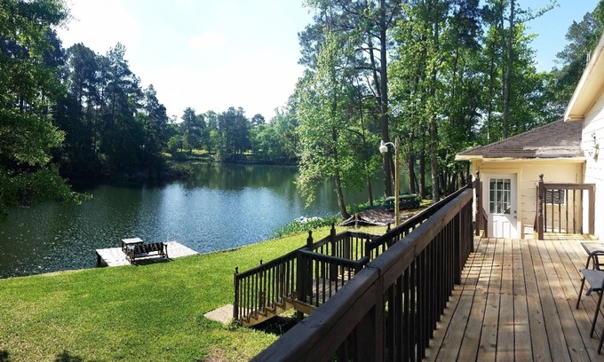 Goodrich House | REDUCED SPRING RATES EARLY CHECK IN LATE CHECK OUT! FREE KAYAKS LONG TERM OPTION