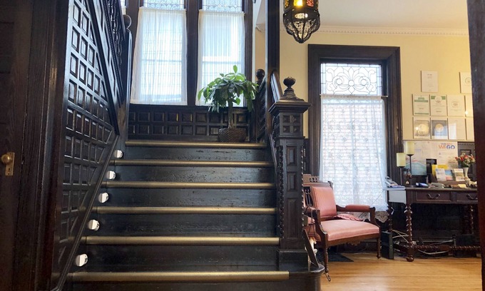 Niagara Falls Bed & Breakfast | Redwood Bed and Breakfast