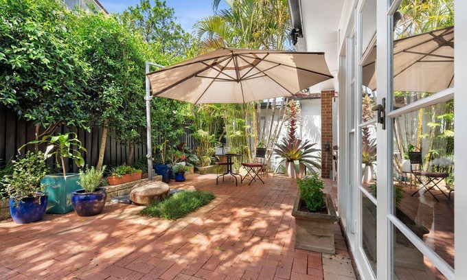 Neutral Bay House | Reed Cottage - Large private garden cottage a perfect base for your Sydney stay