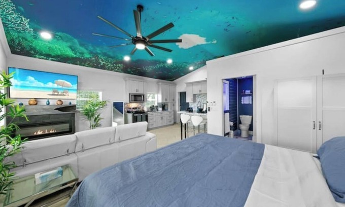 Northside House | Reef Break Getaway, Long-Term, King Bd, Laundry