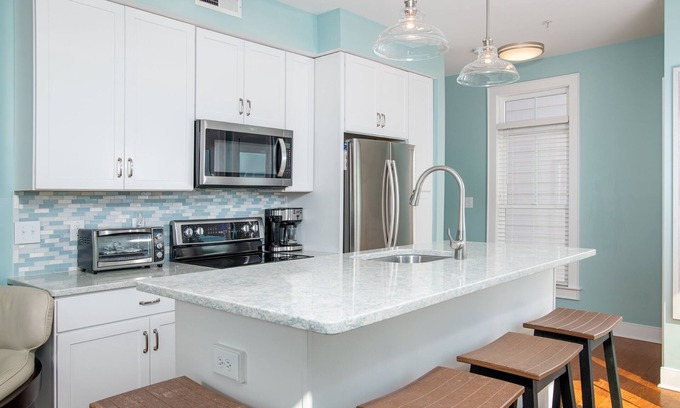 Atlantic Beach House | Reef Points Wardroom in Atlantic Beach, NC