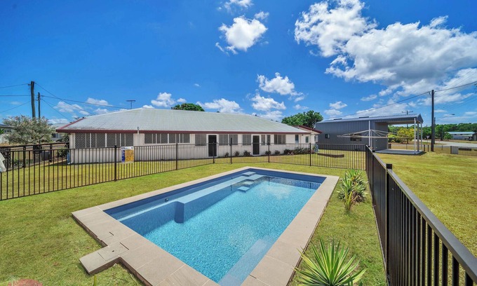 Kurrimine Beach House | Reef Shack Beach Vibes Stroll to the beach
