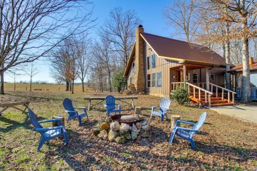McMinnville House | Reel in Fish, Relax By Fire McMinnville Cabin