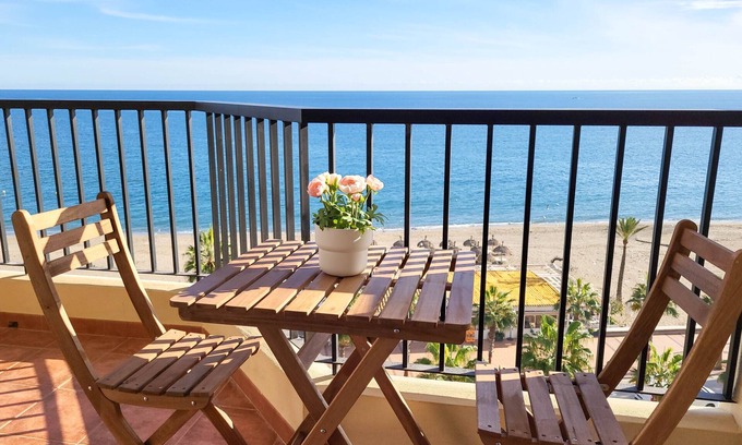 Fuengirola Apartment | Ref: 236 Beachfront apartment with wonderful seaviews and pool in Carvajal