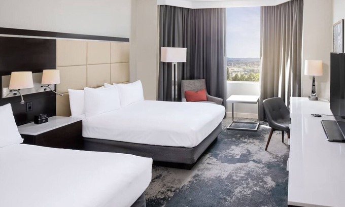 Redwood Shores Hotel | Refreshing Getaway Trip! 3 Convenient Units, Pet-friendly Property w/Pool