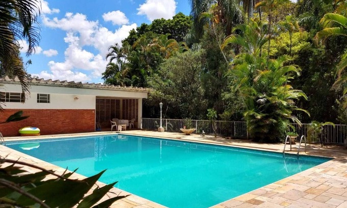 Valinhos House | Refuge and privacy in nature 3 bedrooms 3 bathrooms and lots of greenery