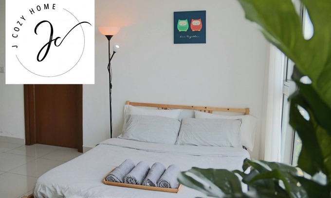 Pekeliling Apartment | Regalia Suites @ Infinity Pool | 4pax | KLCC Nght.View | 2min Subway